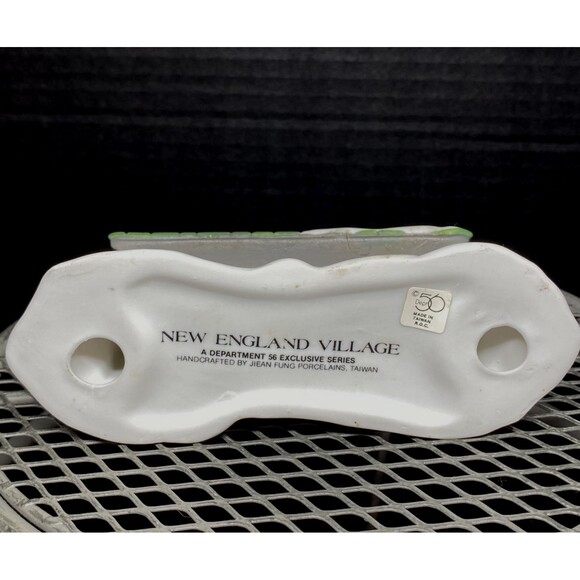 Department 56 New England Village Sign Christmas Accessory Figurine With Box - Picture 9 of 13